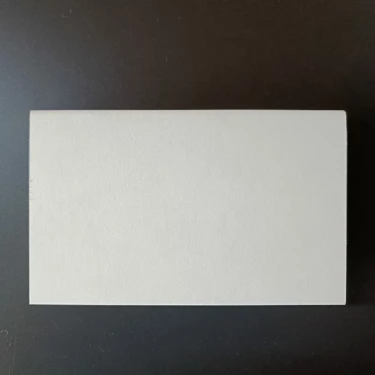 Plinthe Blanche - h.100 x ép.14 x L.2400 mm - Bord carré