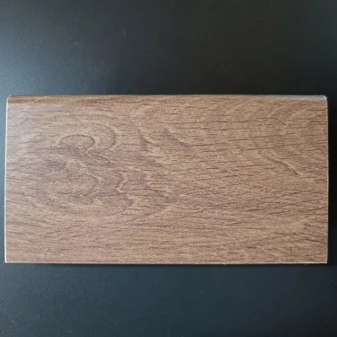 Plinthe Décor 0761 - h.80 x ép.14 x L.2200 mm - Bord rond