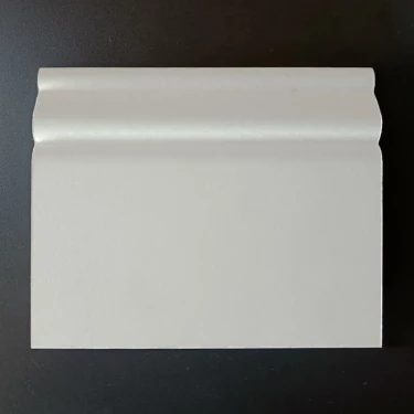 Plinthe Blanche - h.133 x ép.14 x L.2250 mm - Bord mouluré